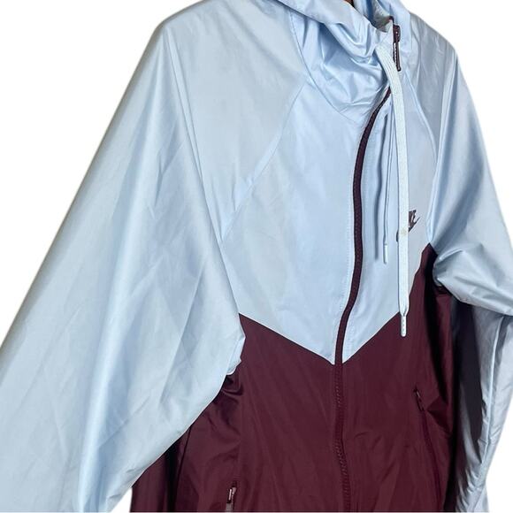 Nike Women’s Sz XS Windrunner Colorblock Hooded Jacket  Light Blue Maroon - Picture 6 of 8